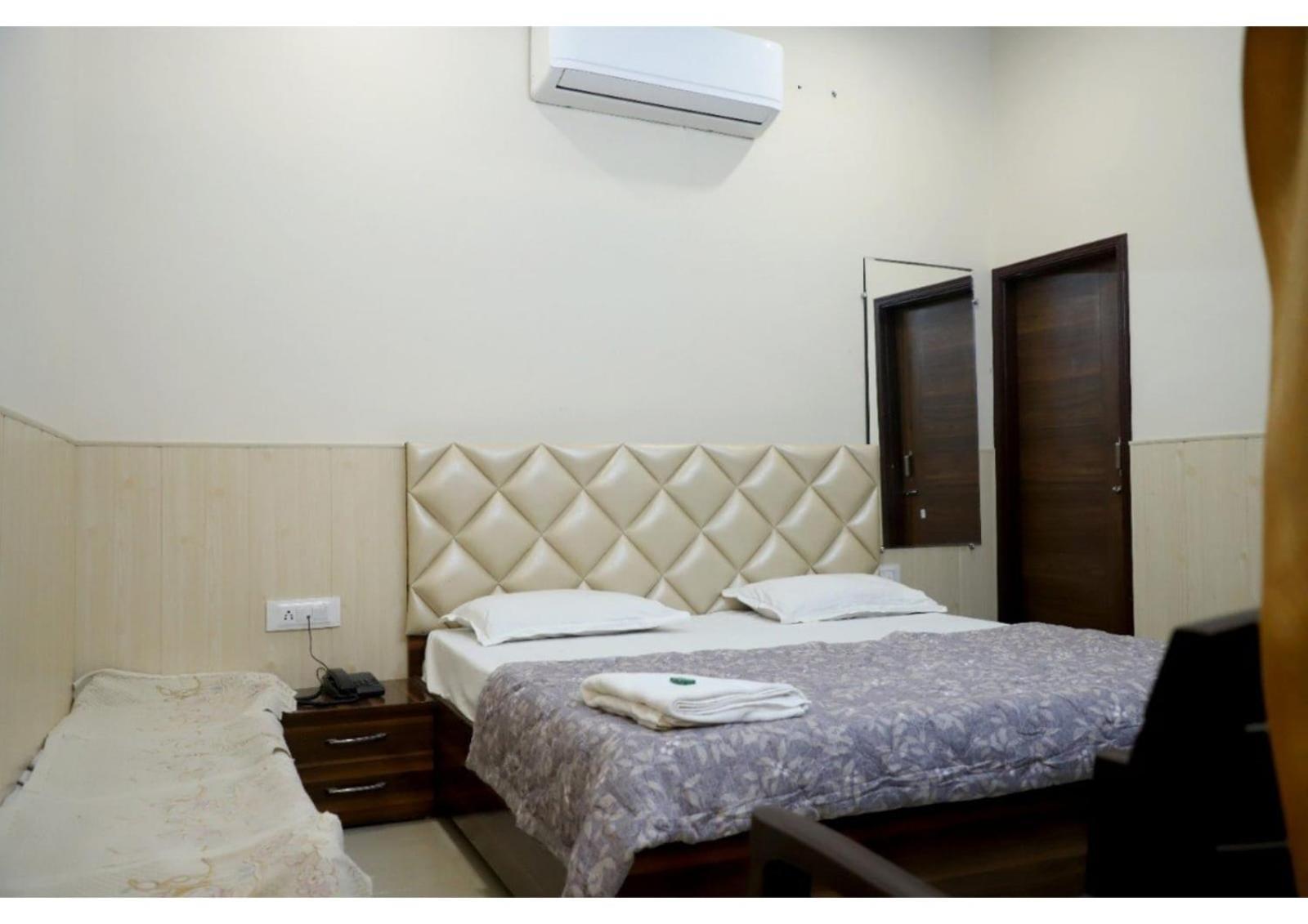 Rk Lodge Amritsar Exteriér fotografie