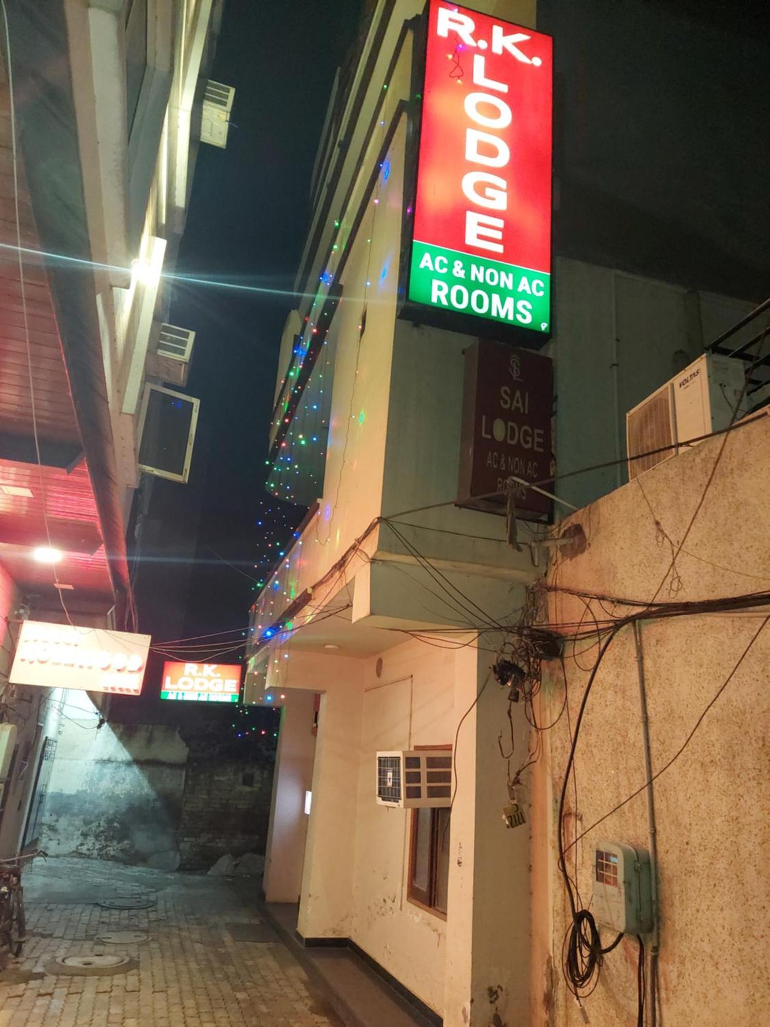Rk Lodge Amritsar Exteriér fotografie