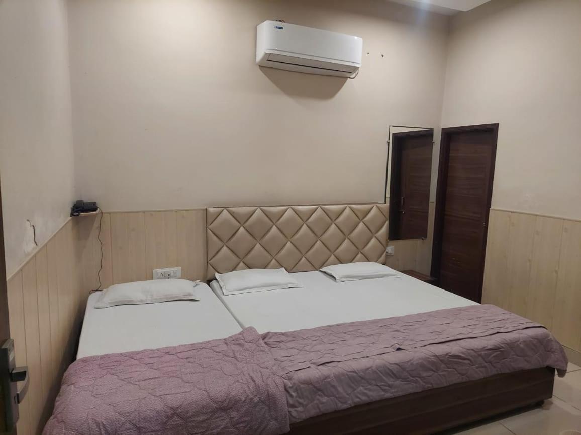 Rk Lodge Amritsar Pokoj fotografie
